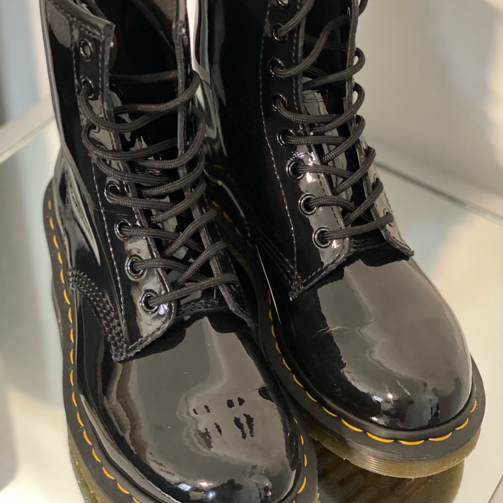 Black 1460 Dr. Martens